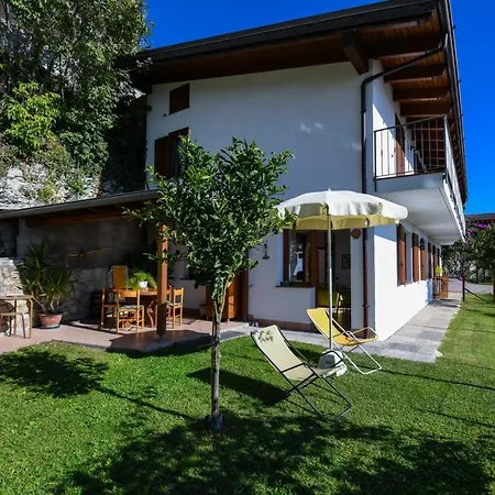 Appartamento Dependance Silvy By Collins Tignale